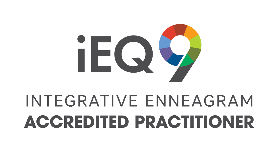 iEQ9-AccreditedPrac-logo-white-v